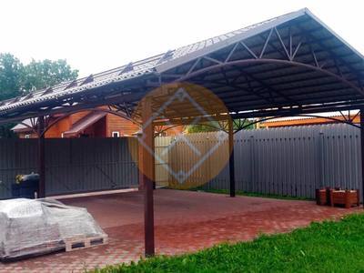Стальной навес для дачи с двускатной крышей