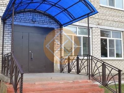 Навес над крыльцом из поликарбоната синего цвета