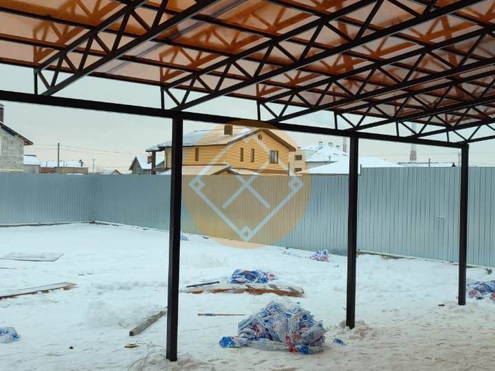металлический односкатный навес к дому